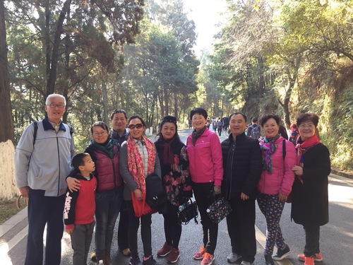 简报：西山区台胞台属联谊会开展迎新年登山活动 (3)